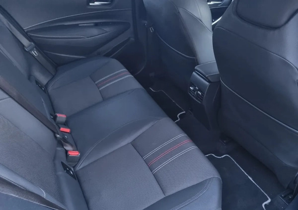 Toyota Corolla cena 69990 przebieg: 238000, rok produkcji 2019 z Warszawa małe 154